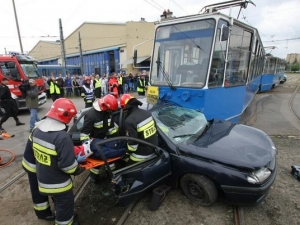 Symulacja zderzenia auta z tramwajem MPK Kraków