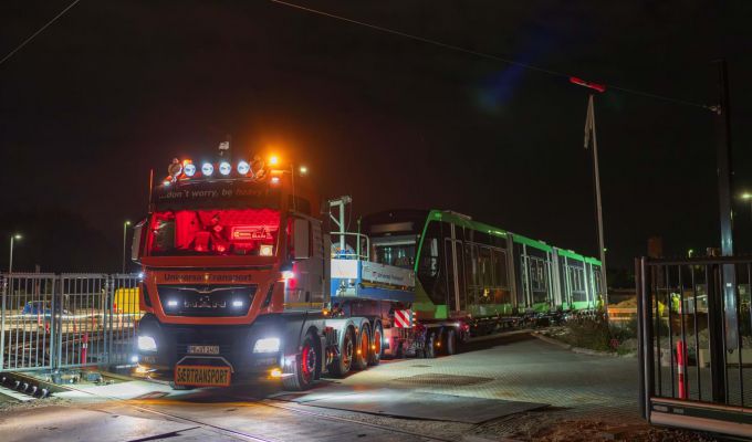 Pierwszy pociąg Siemens Avenio dla  Greater Copenhagen Light Rail przybył na miejsce przeznaczenia