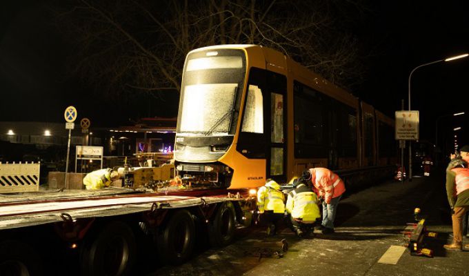 Pierwszy tramwaj TINA najnowszej generacji dostarczył Stadler do Darmstadt