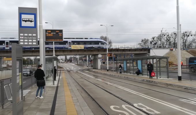 Nowy przystanek Wrocław Szczepin stworzy mozliwość łączenia podróży koleją i komunikacja miejską.