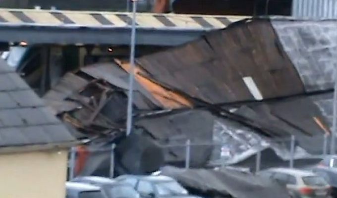 Irlandia: wichura zniszczyła dach na stacji
