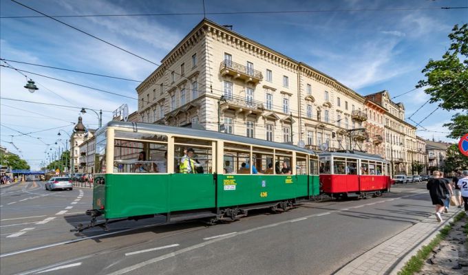 Na Krakowską Linię Muzealną znów wyjechały historyczne autobusy i tramwaje
